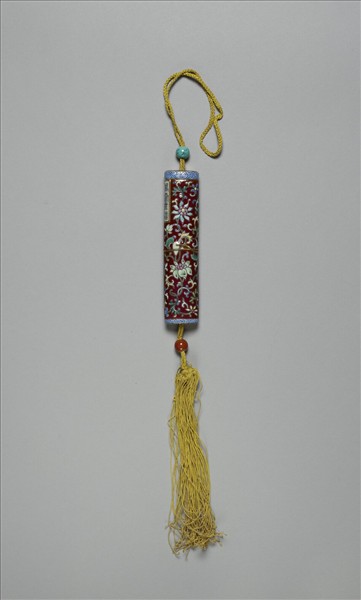 粉彩紅地番蓮紋牙籤筒