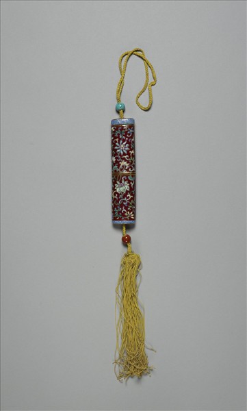 粉彩紅地番蓮紋牙籤筒