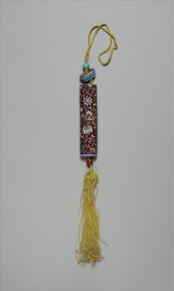 粉彩紅地番蓮紋牙籤筒