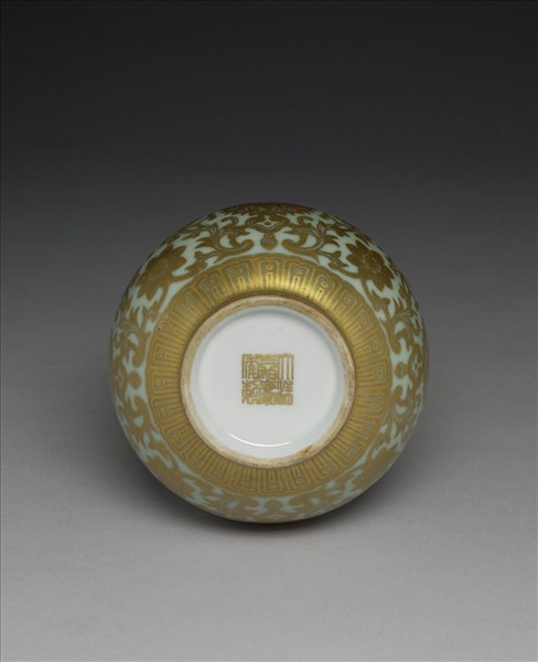 青瓷描金蒜頭瓶