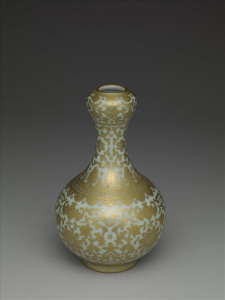 青瓷描金蒜頭瓶