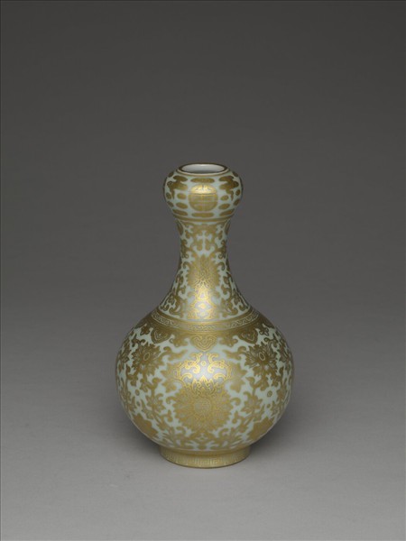 青瓷描金蒜頭瓶