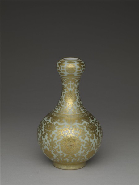 青瓷描金蒜頭瓶