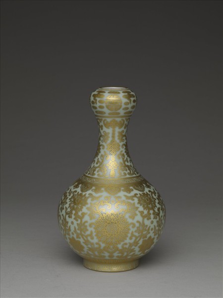 青瓷描金蒜頭瓶