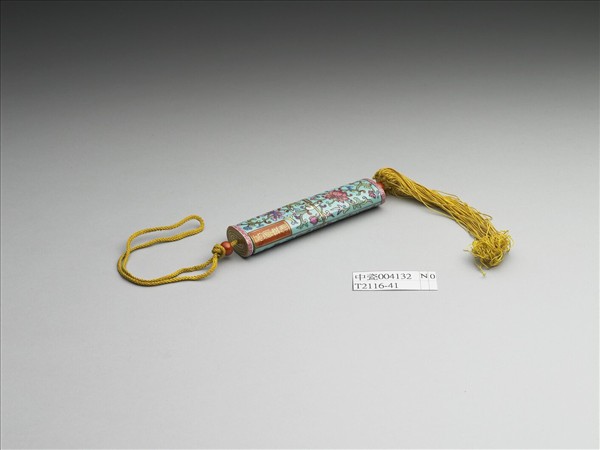粉彩湖綠地纏枝花卉紋牙籤筒