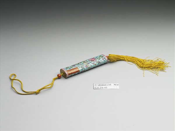 粉彩湖綠地纏枝花卉紋牙籤筒