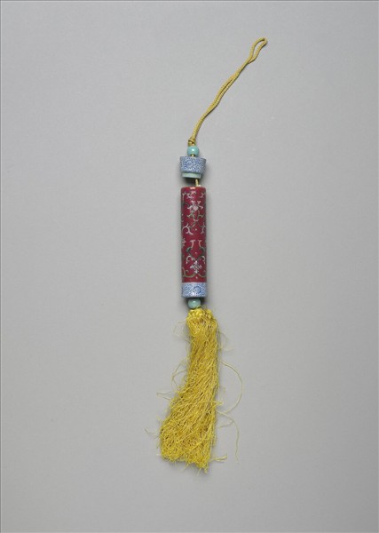 粉彩紅地番蓮紋牙籤筒