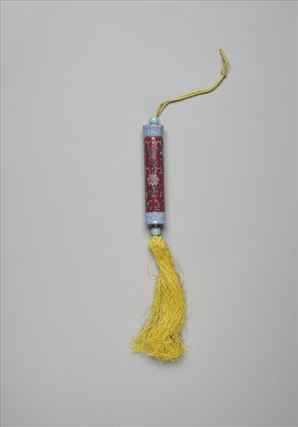 粉彩紅地番蓮紋牙籤筒