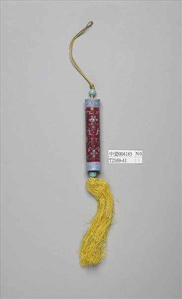 粉彩紅地番蓮紋牙籤筒