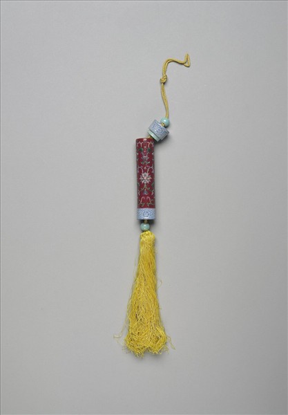 粉彩紅地番蓮紋牙籤筒