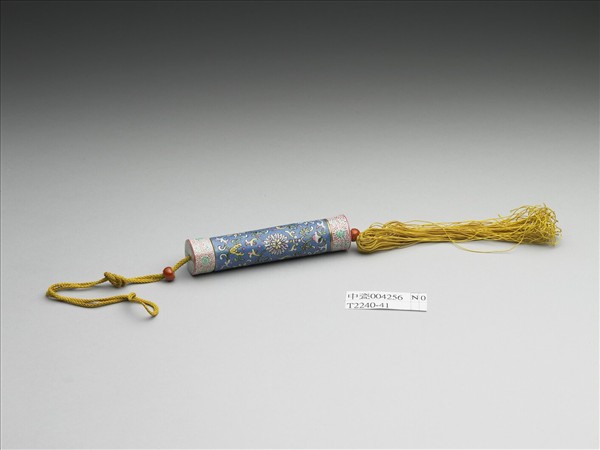 粉彩藍地番蓮紋牙籤筒