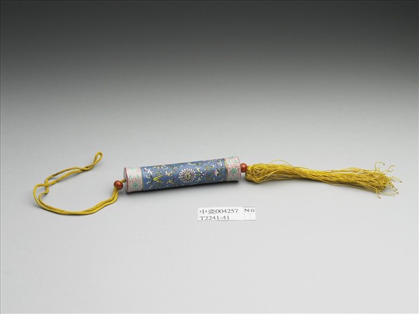 粉彩藍地番蓮紋牙籤筒