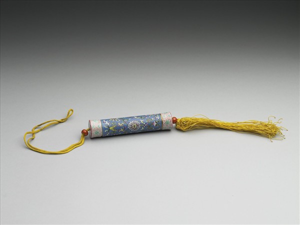 粉彩藍地番蓮紋牙籤筒