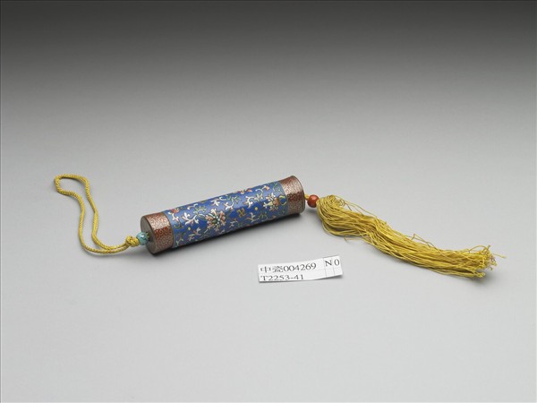 粉彩藍地番蓮紋牙籤筒