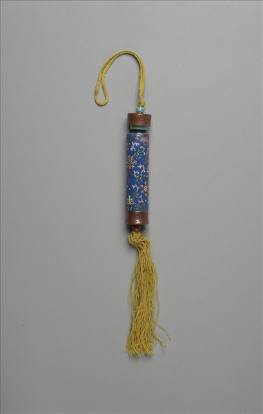 粉彩藍地番蓮紋牙籤筒