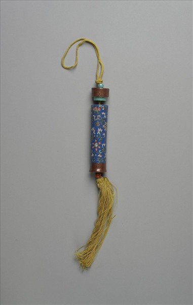 粉彩藍地番蓮紋牙籤筒