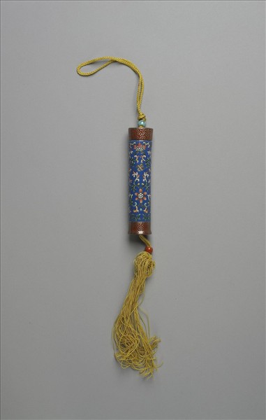 粉彩藍地番蓮紋牙籤筒