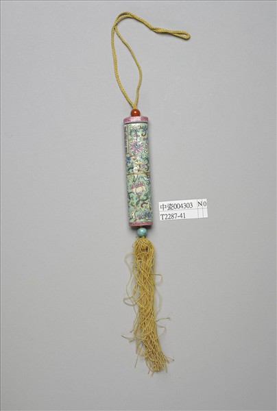 粉彩綠地番蓮紋牙籤筒