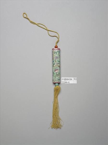 粉彩綠地番蓮紋牙籤筒