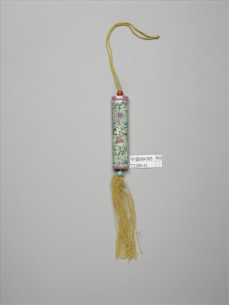 粉彩綠地番蓮紋牙籤筒