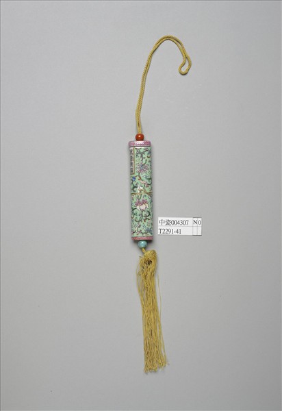 粉彩綠地番蓮紋牙籤筒