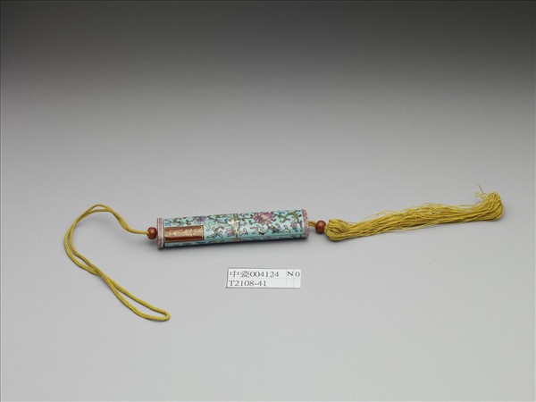 粉彩湖綠地纏枝花卉紋牙籤筒