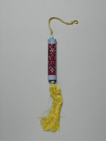 粉彩紅地番蓮紋牙籤筒