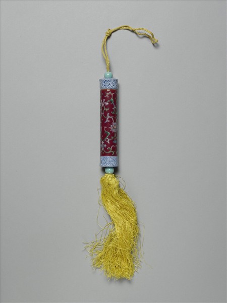 粉彩紅地番蓮紋牙籤筒