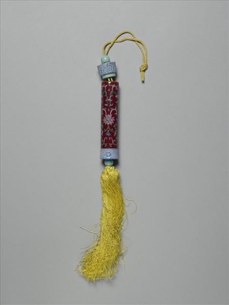 粉彩紅地番蓮紋牙籤筒