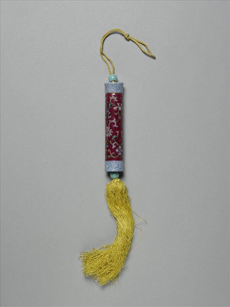 粉彩紅地番蓮紋牙籤筒