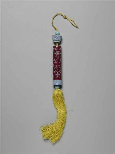 粉彩紅地番蓮紋牙籤筒