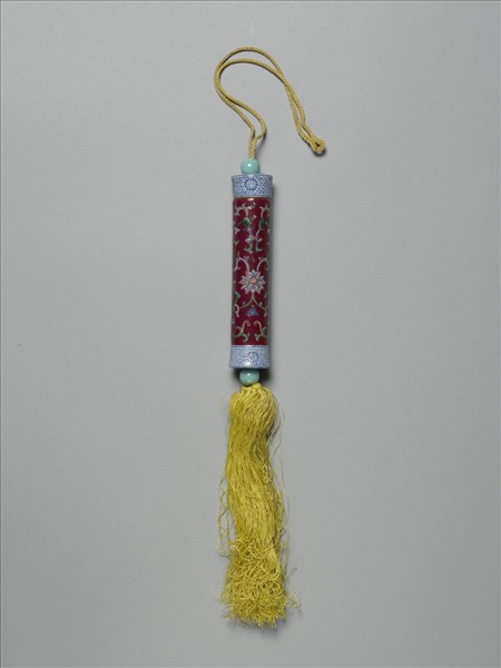 粉彩紅地番蓮紋牙籤筒