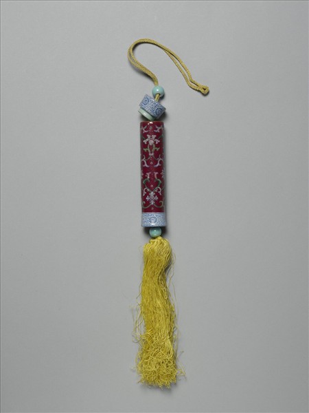 粉彩紅地番蓮紋牙籤筒