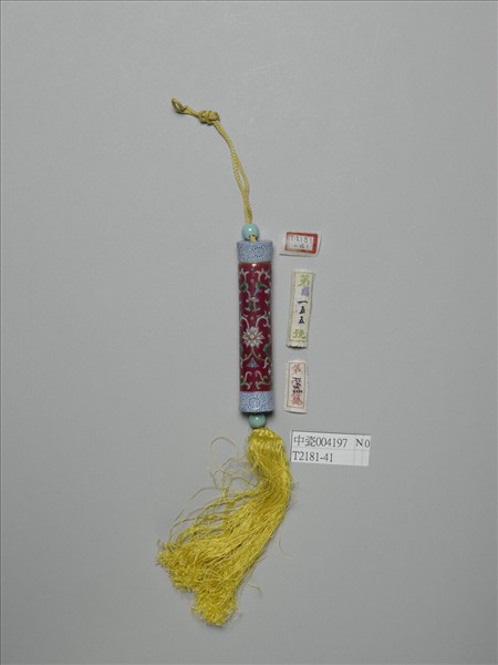 粉彩紅地番蓮紋牙籤筒