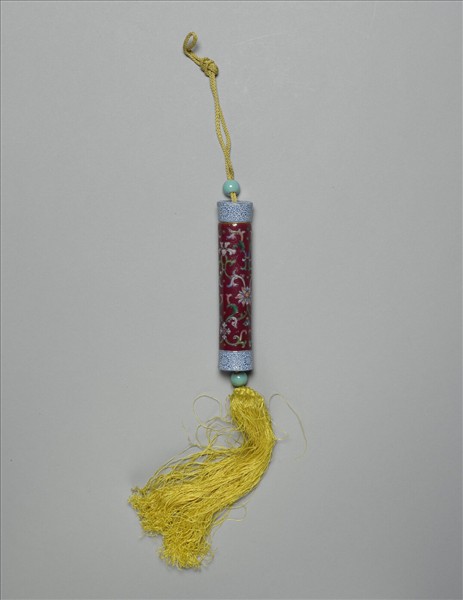 粉彩紅地番蓮紋牙籤筒