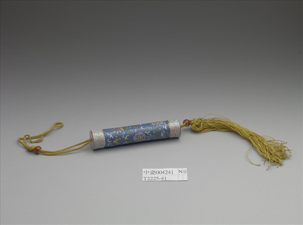 粉彩藍地番蓮紋牙籤筒