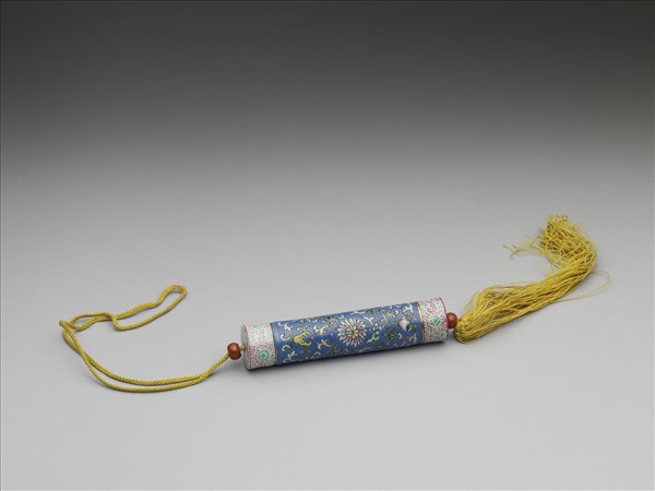 粉彩藍地番蓮紋牙籤筒