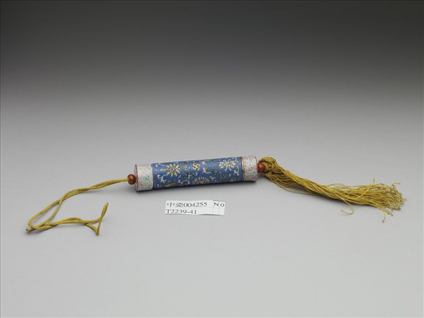 粉彩藍地番蓮紋牙籤筒
