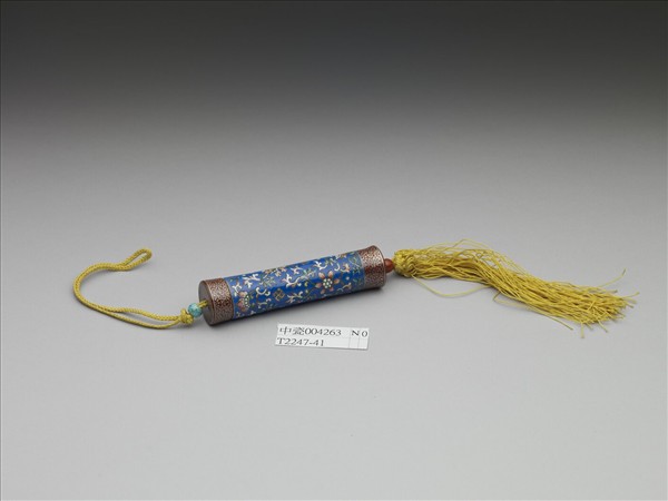 粉彩藍地番蓮紋牙籤筒