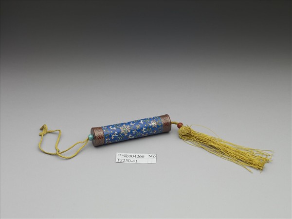 粉彩藍地番蓮紋牙籤筒