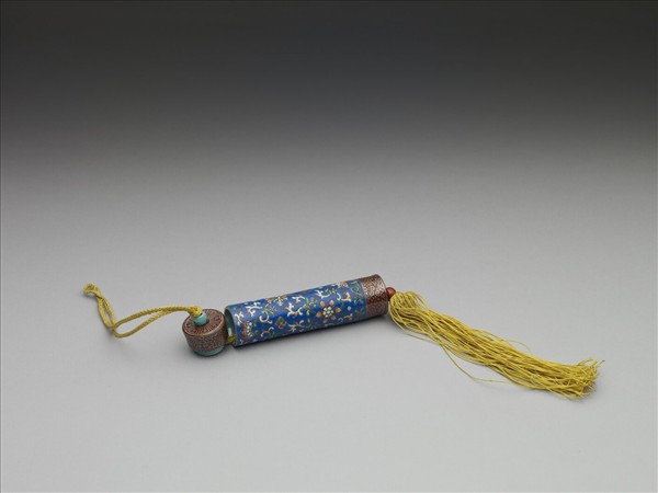 粉彩藍地番蓮紋牙籤筒
