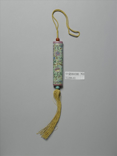 粉彩綠地番蓮紋牙籤筒