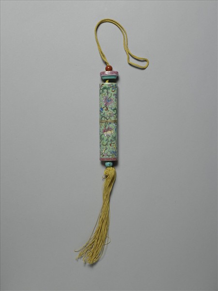 粉彩綠地番蓮紋牙籤筒
