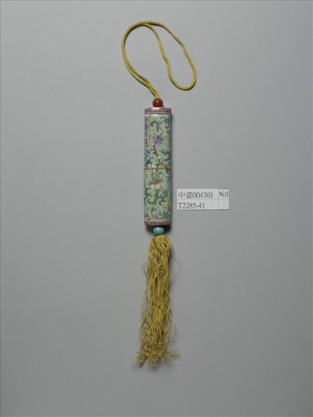 粉彩綠地番蓮紋牙籤筒