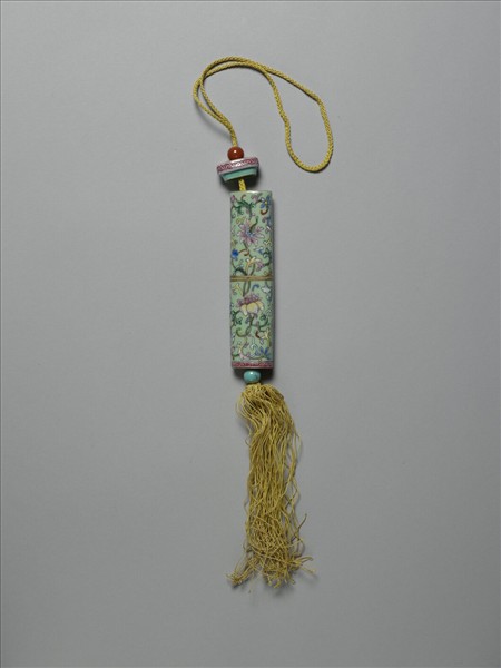 粉彩綠地番蓮紋牙籤筒