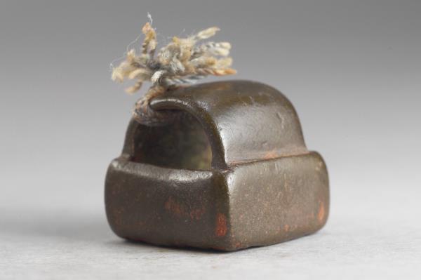 「丘用堇章」銅印