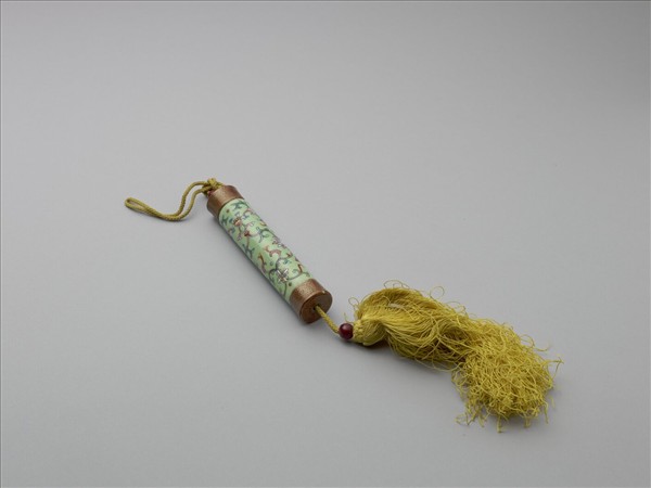 粉彩草綠地纏枝花卉紋牙籤筒