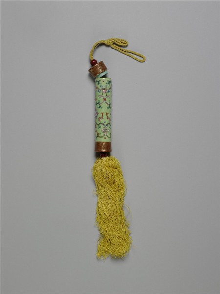 粉彩草綠地纏枝花卉紋牙籤筒