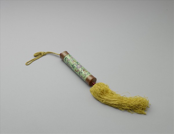 粉彩草綠地纏枝花卉紋牙籤筒