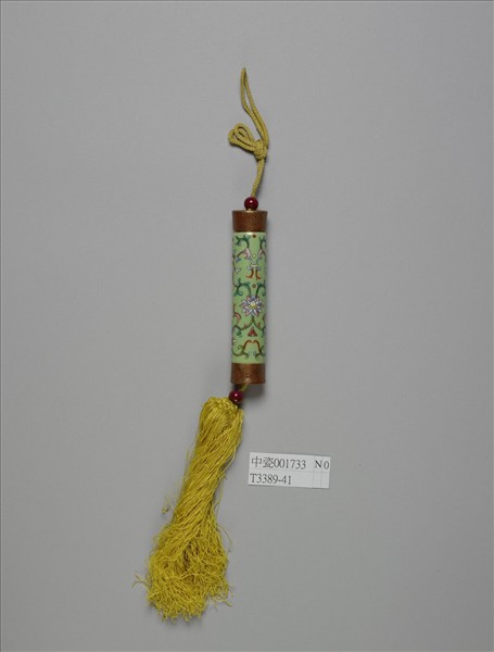 粉彩草綠地纏枝花卉紋牙籤筒